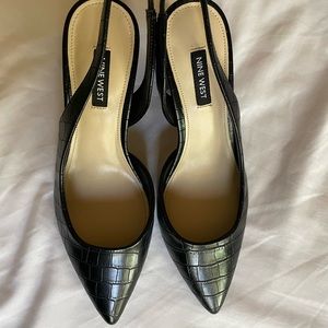 Size 8 block heels from Nine West, never worn. Black crocodile effect